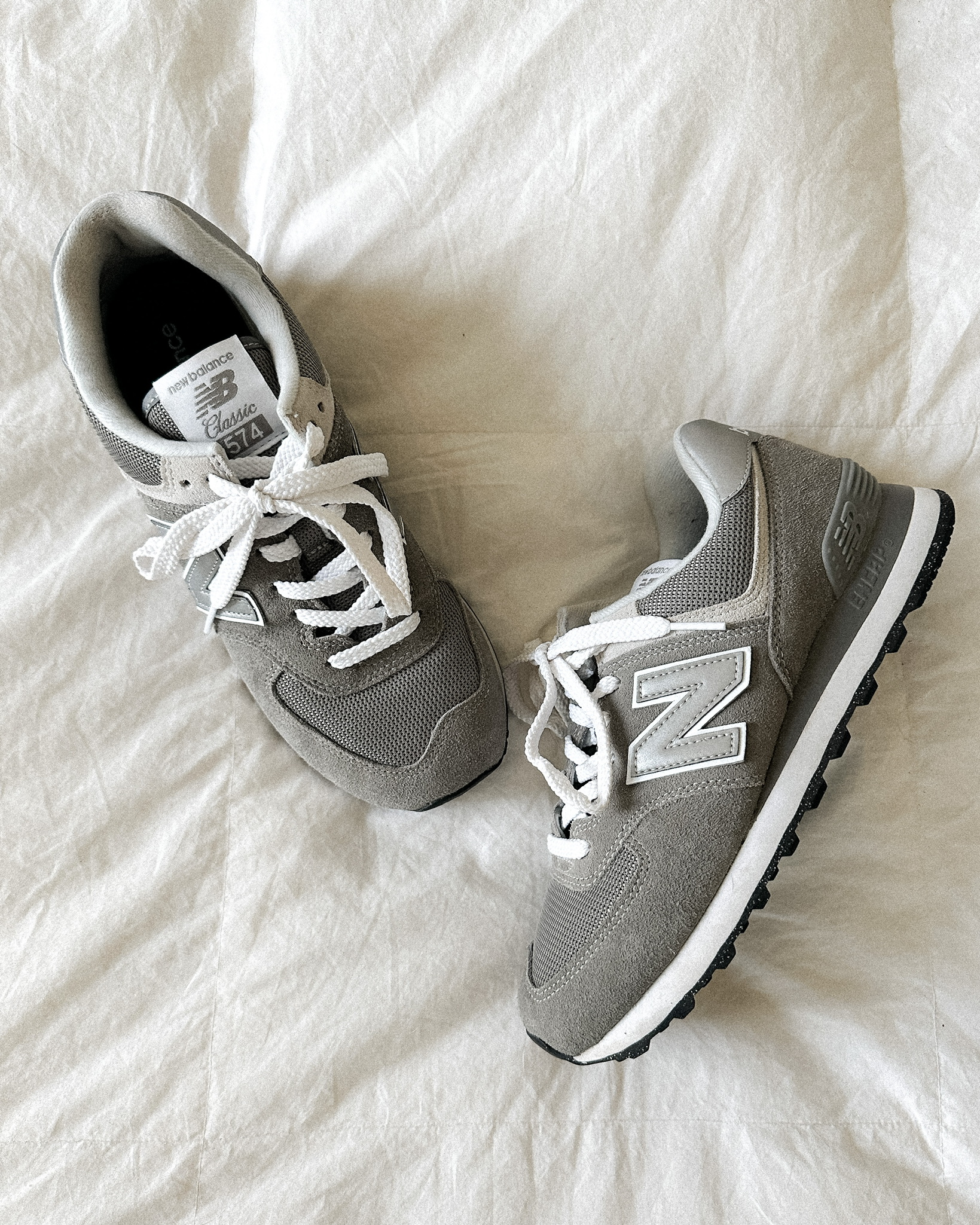 Fashion Jackson New Balance 574 grey white sneakers
